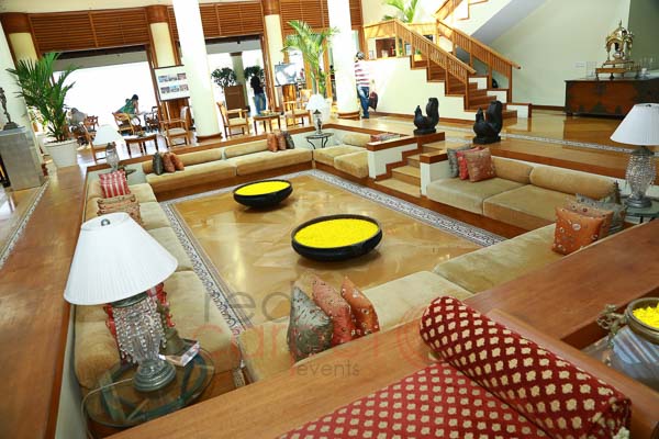 The Leela Raviz facilities: lobby